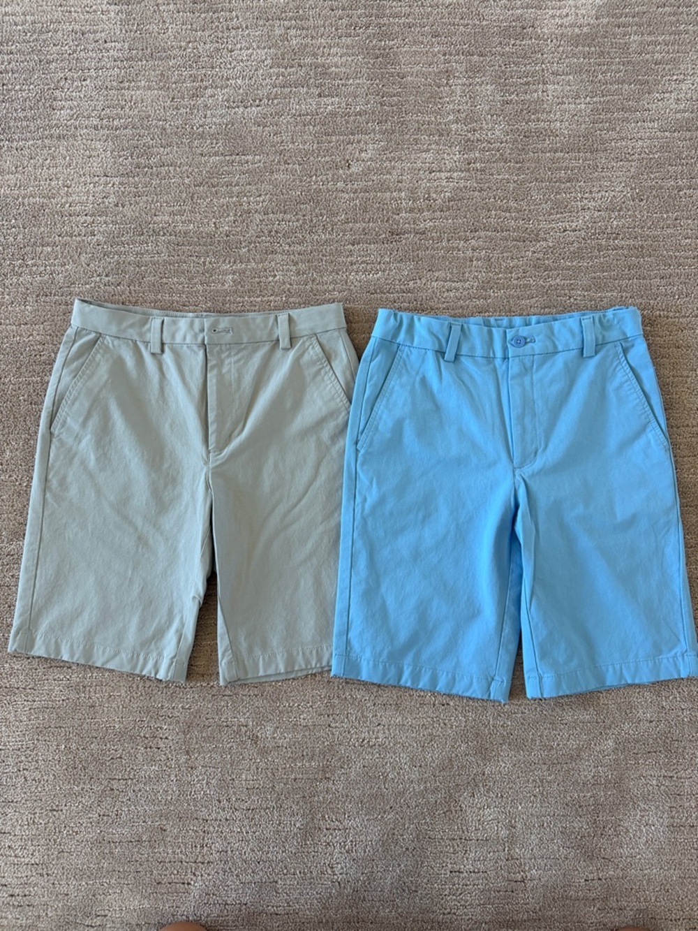 Like New Boys Vineyard Vines Performance  Shorts in Blue and Gray Size 14